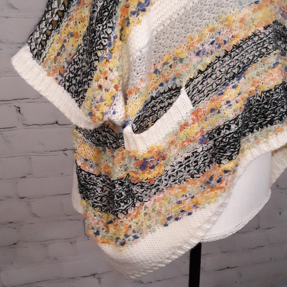 KAMANA Marled Banded Stripe Crop Sweater M… - Picture 11 of 13